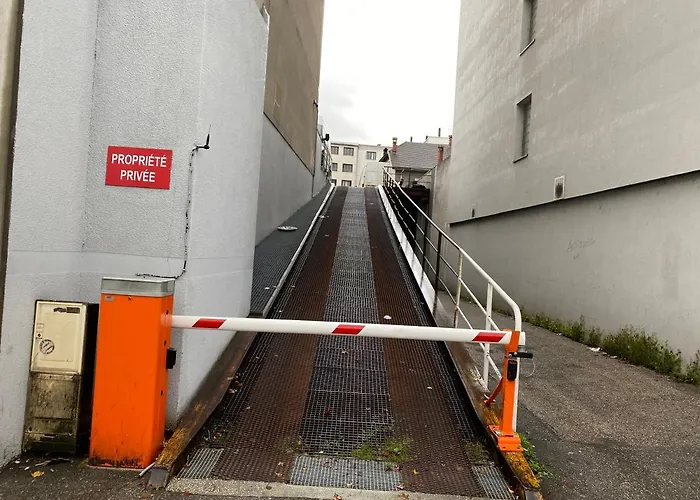 Apartment Le Cardinal, Avec Parking Prive, Gare, Centre Ville, Annecy